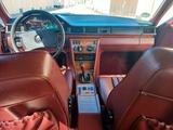 Mercedes-Benz zuverlässiger Stern mit roter Lederausstattung - gebrauchte Mercedes-Benz 200 aus dem Jahr 1991
