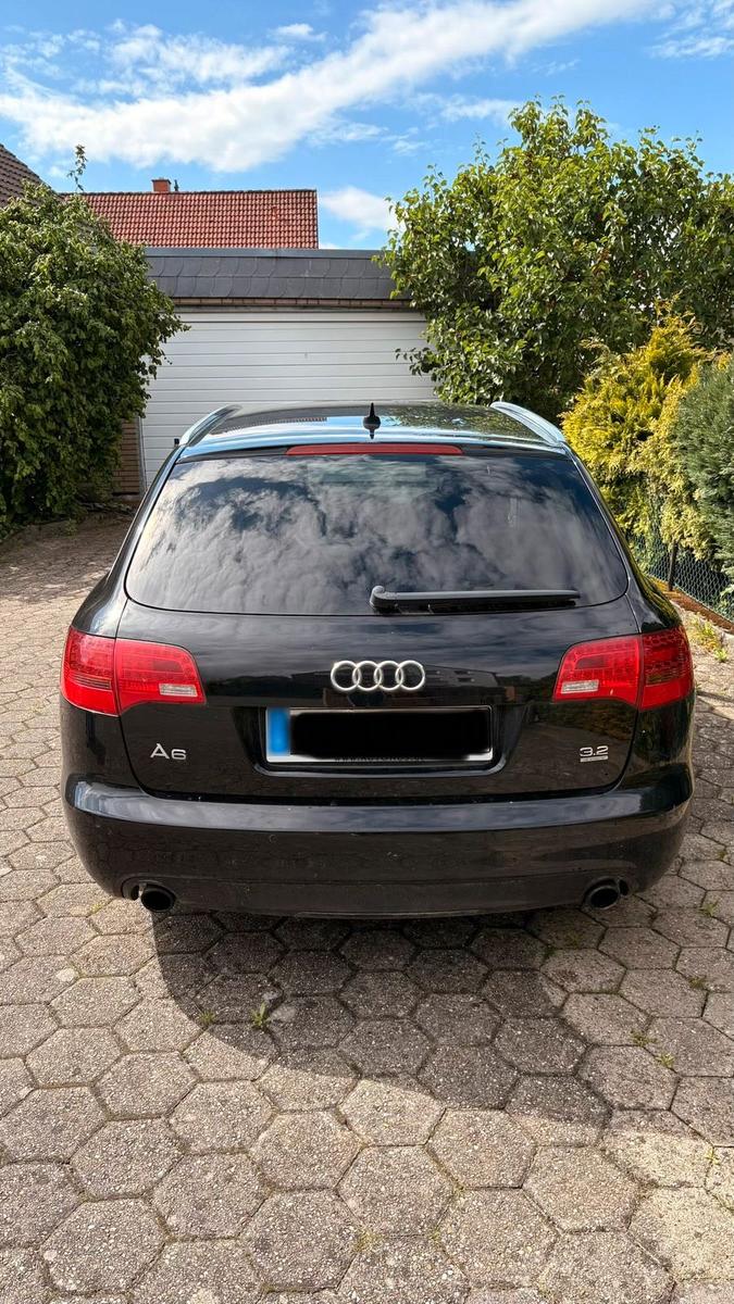 Audi Quattro 2008 — салон