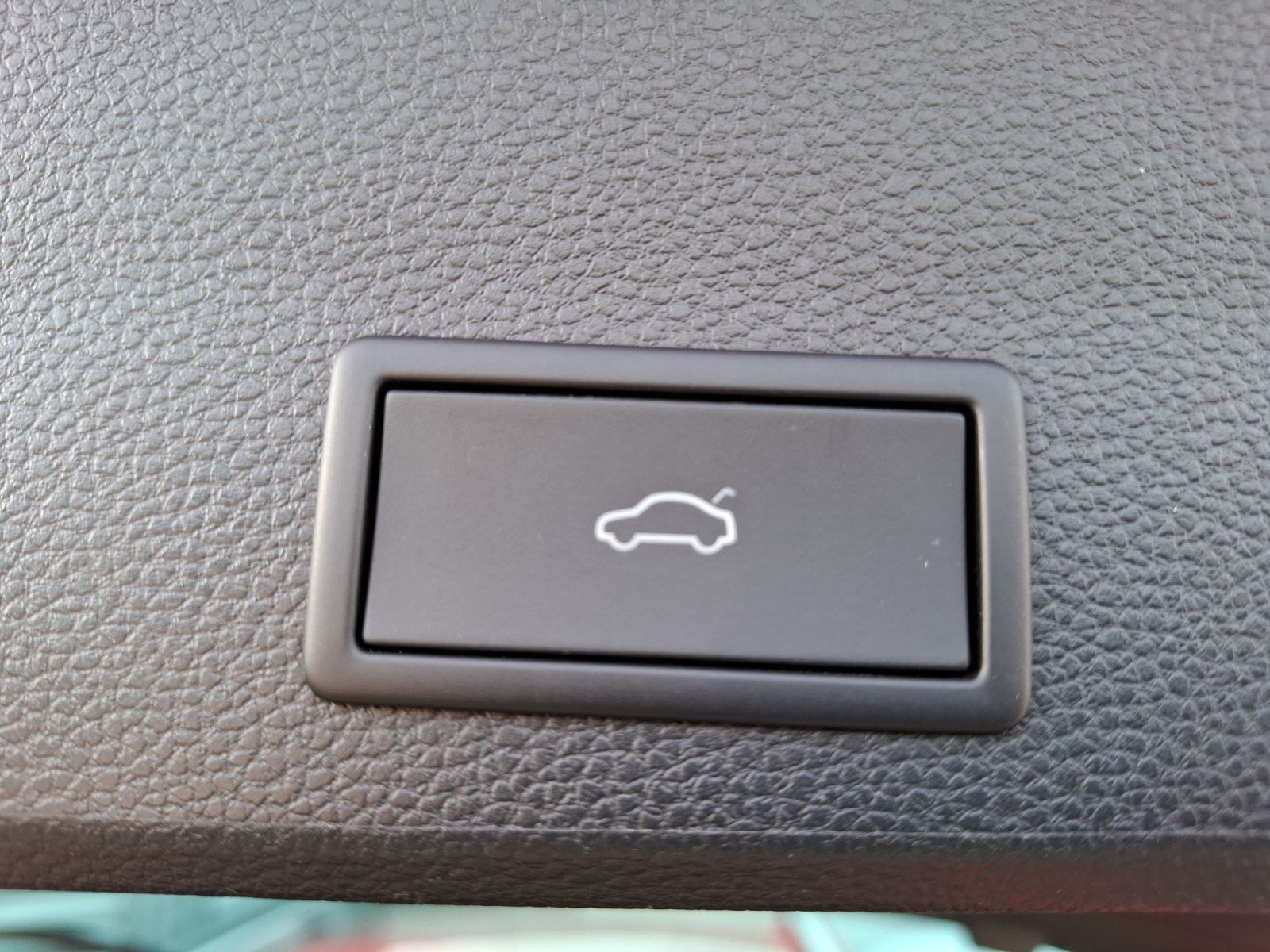 Fahrzeugabbildung SEAT Ateca TDI Xperience DSG LED AHK Navi ACC RFK bea