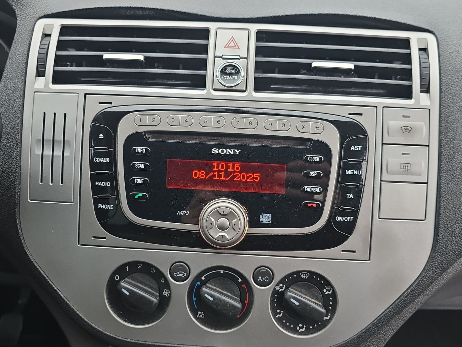 Fahrzeugabbildung Ford Kuga Champions Edition Aus 1.Hand + Voll Service