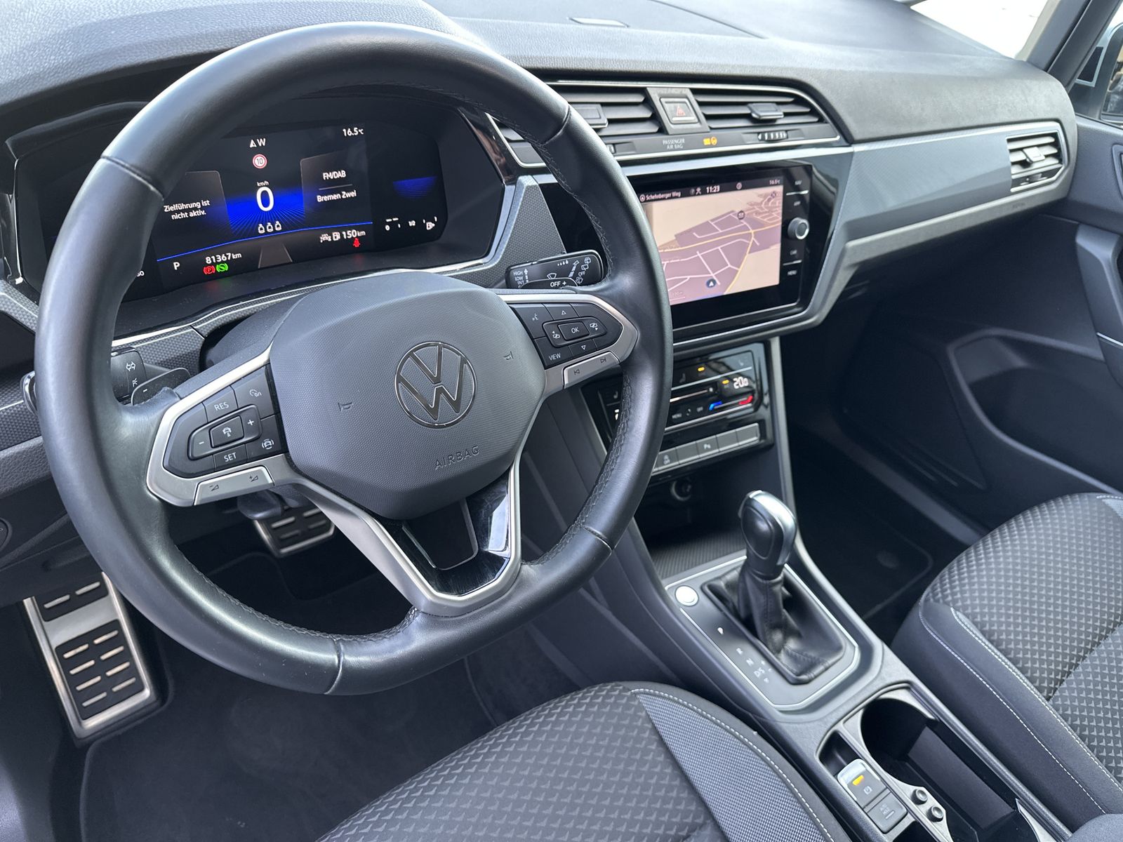 Fahrzeugabbildung Volkswagen Touran 2.0 TDI DSG Active NAV+IQ-LIGHT+KAM+16ZO