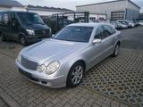 Mercedes-Benz E 220 CDI CLASSIC - Mercedes-Benz E 220 aus 2004: Cdi