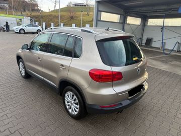 Volkswagen Tiguan - 4