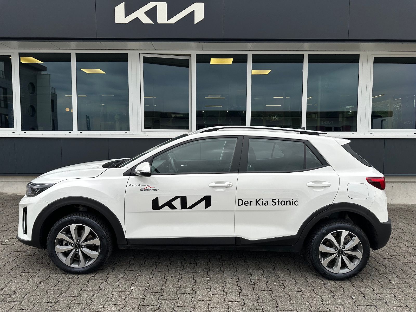 Fahrzeugabbildung Kia Stonic 1.0T 100PS  MT VISION LED