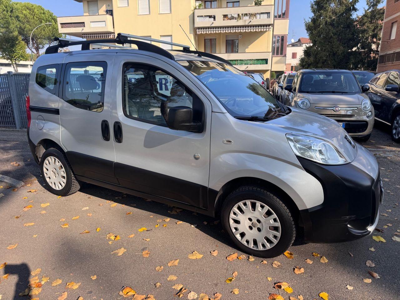 Peugeot Bipper 2014 — салон