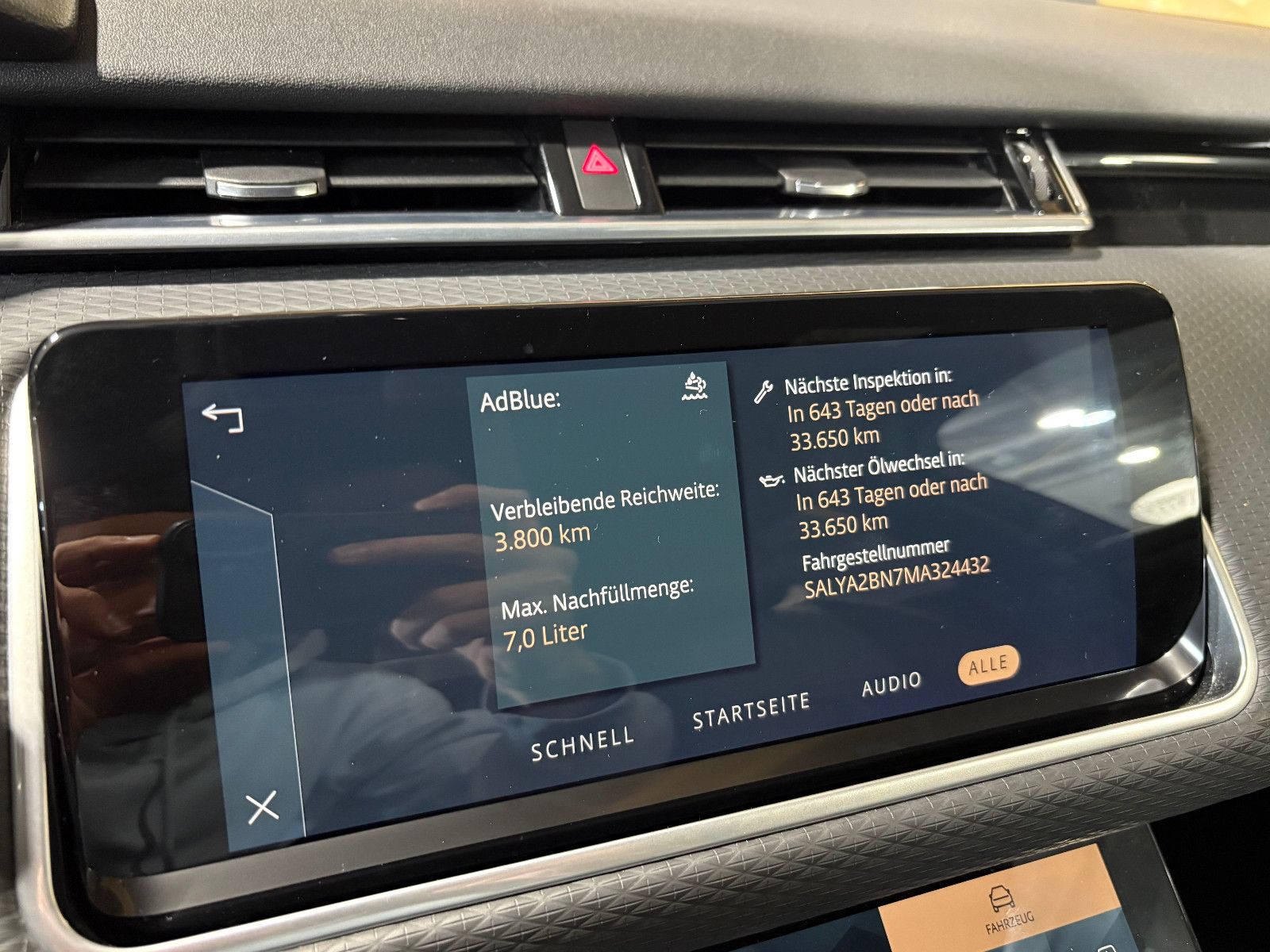 Fahrzeugabbildung Land Rover Range Rover Velar/360*KAM/LED/APPLE/LEDER/