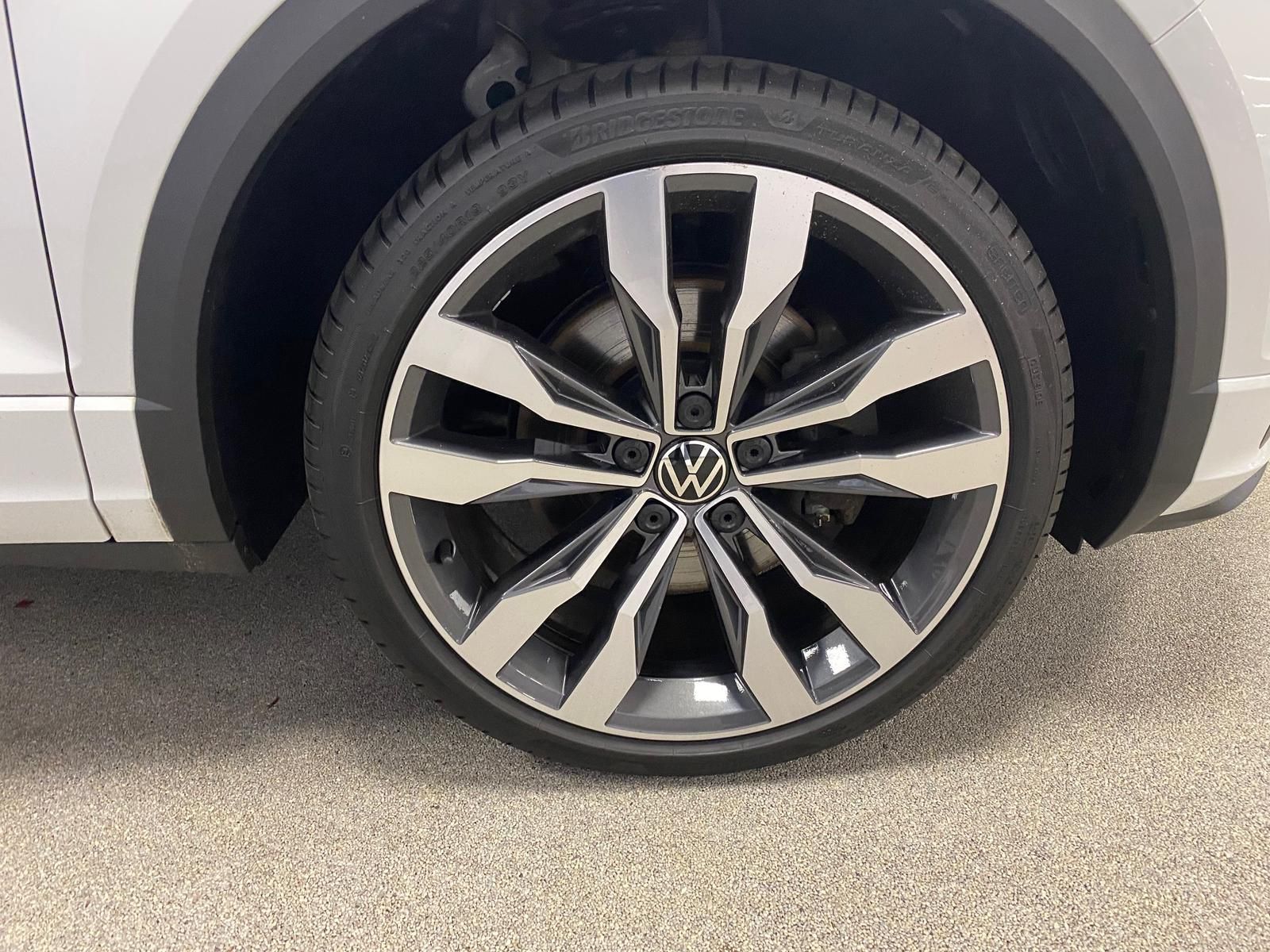 Fahrzeugabbildung Volkswagen T-Roc 1.5 16V TSI Sport R-Line+PDC+ALU+LED