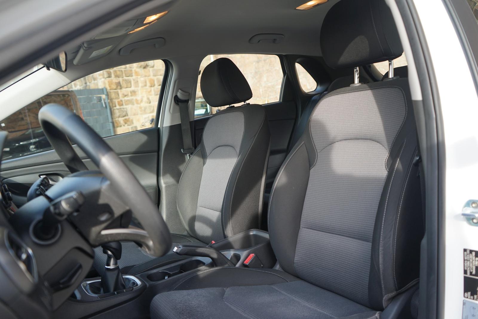 Hyundai i30 1.4 Pure Tempomat PDC Klima Tagfahrlicht USB