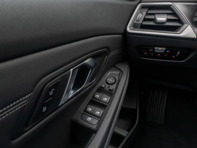 BMW 330, 2022 — 33