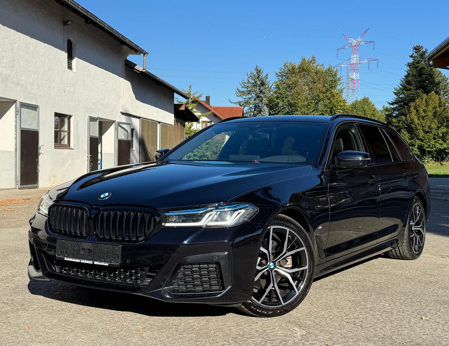 BMW 520d Touring M Sportpaket Pano HeadUp RFK 19" 1H