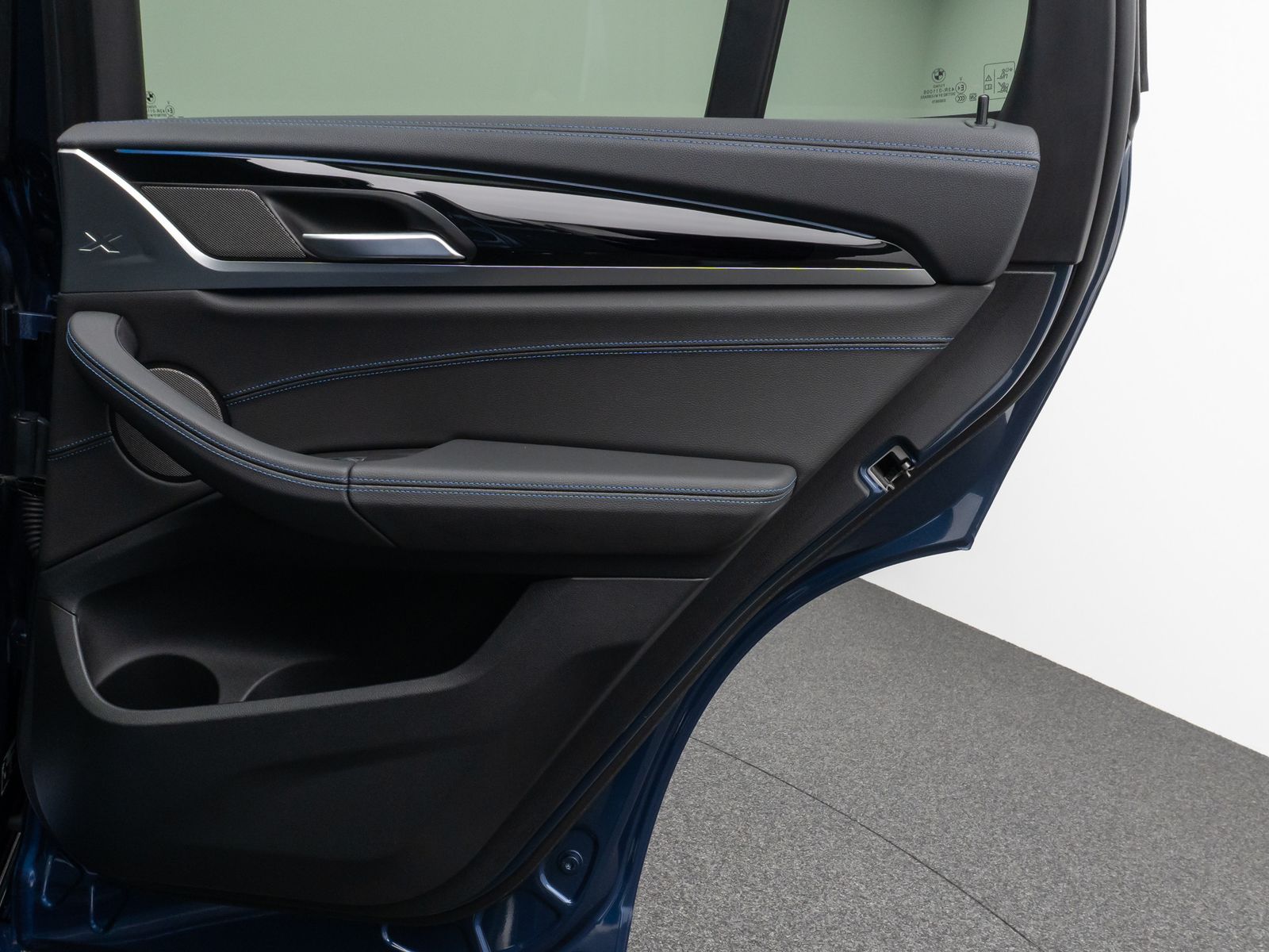 Fahrzeugabbildung BMW iX3 Impressive M Sport Pano 360°HUD DAB H/K 20"