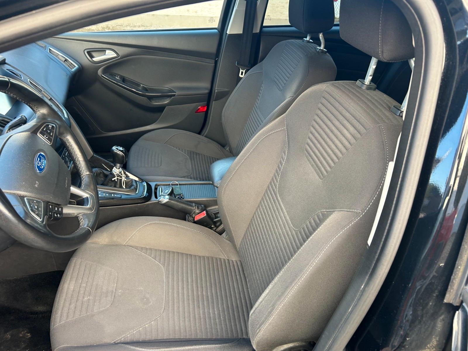 Ford Focus 2015 — photo 8
