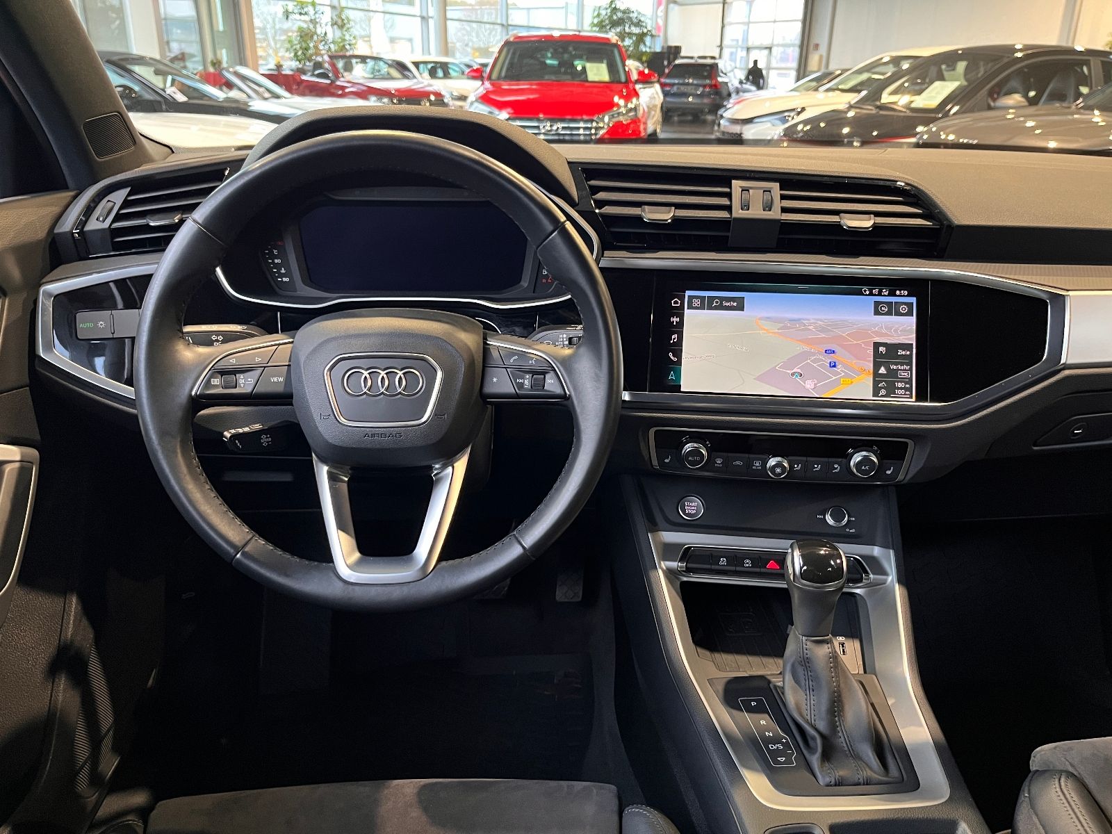 Fahrzeugabbildung Audi Q3 40 TDI QUATTRO VIRTUAL LED NAV PDC 19"