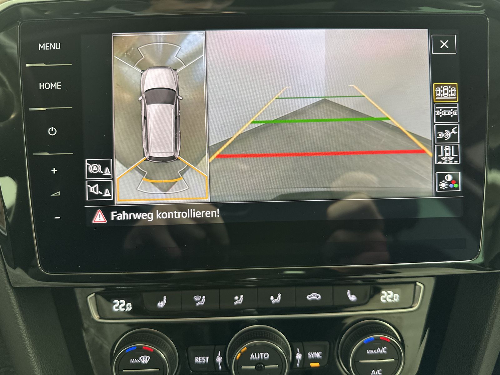 Fahrzeugabbildung Volkswagen Passat Variant HL NAV+LED+AHK+KAM+PANO+19ZO+AID