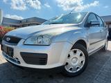 Ford Focus 1.6 Klimaanlage - Ford Focus aus 2006: Kombi