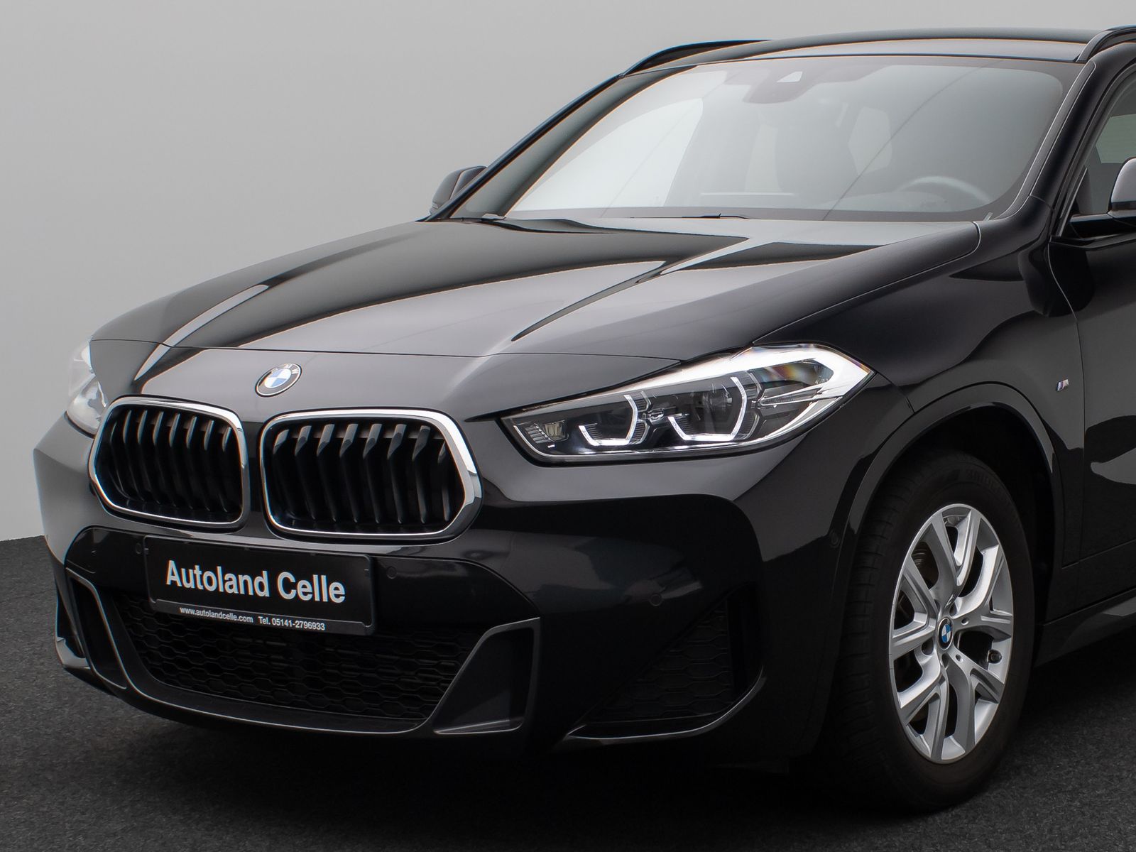 Fahrzeugabbildung BMW X2 sD20i M Sport HUD DAB HiFi Parkassist Komort