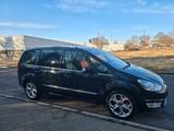 Ford Galaxy Titanium 2.0 SCI 16V TURBO 203 PS - Ford Galaxy aus 2010: Titanium