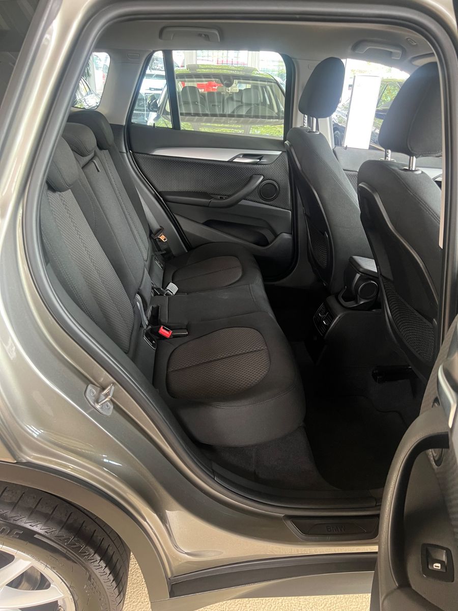 Fahrzeugabbildung BMW X1 sDrive 18 d Advantage *LED*NAVI*SITZHEIZUNG*