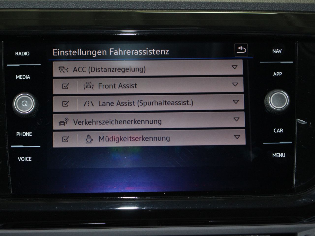 Fahrzeugabbildung Volkswagen T-Cross 1.0 TSI OPF Style DSG ACC/Virtual