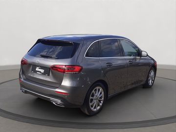 Mercedes E 200 - 5