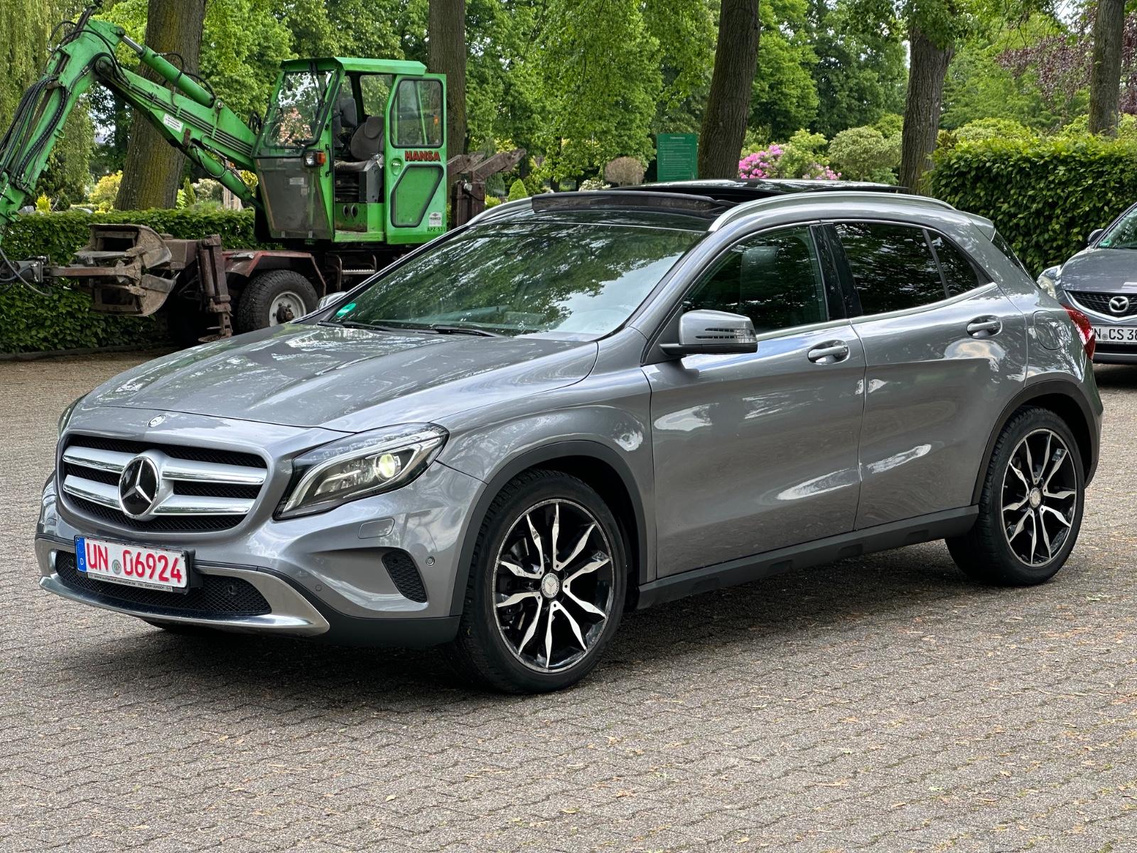 Mercedes-Benz GLA 220d *4-MATIC*PANO*MEMORY*