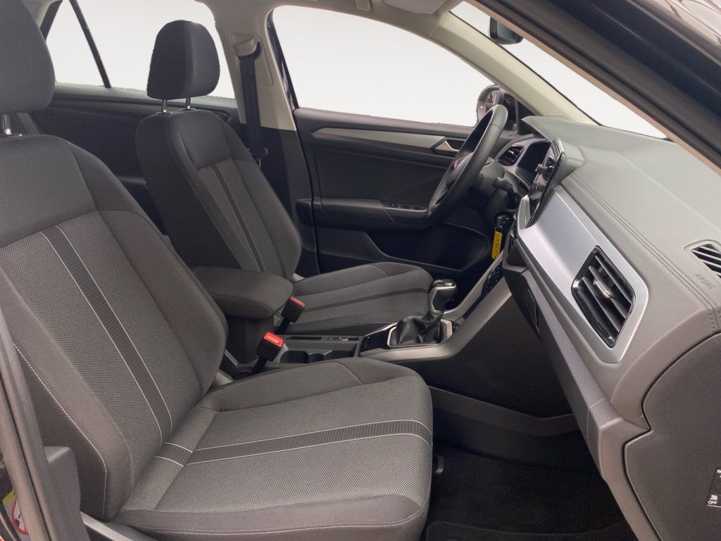 Fahrzeugabbildung Volkswagen T-Roc 1.5 TSI DSG Life Standheizung AHZV
