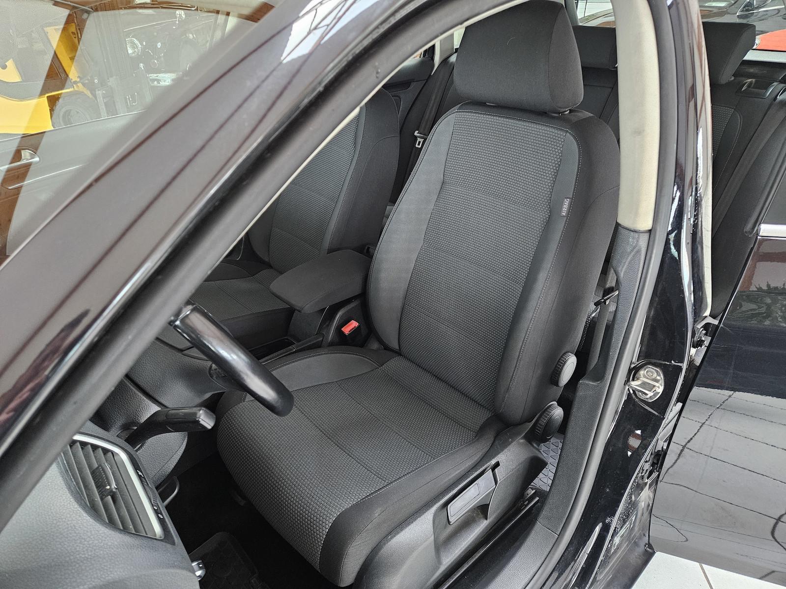 Volkswagen Golf 2011 — photo 9