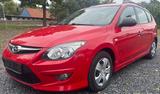 Hyundai i30 CW blue 1.6 CRDi 66 kW Classic - Hyundai i30 aus 2010: I30cw