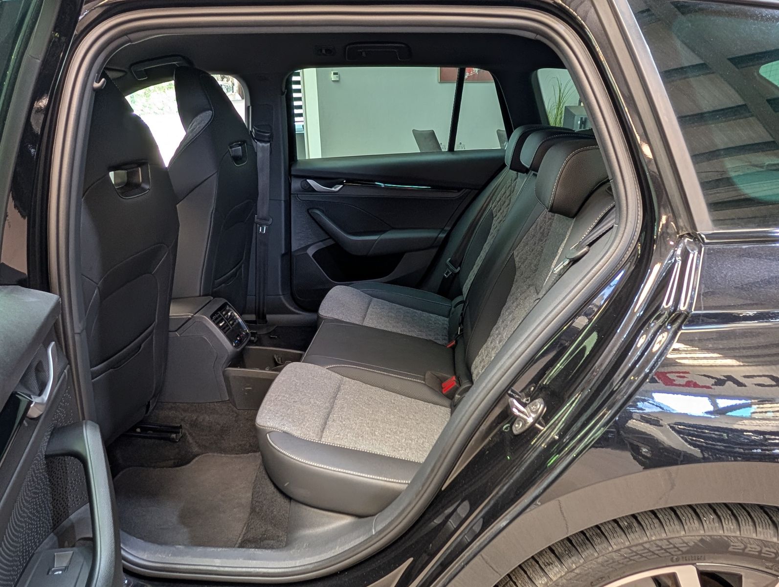 Fahrzeugabbildung SKODA Octavia 2.0 TDI Sportline Matrix Canton AHK 5J.G