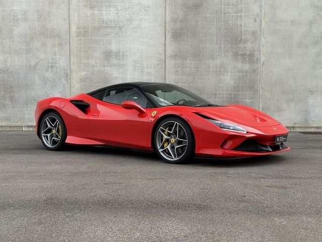 FERRARI F8
