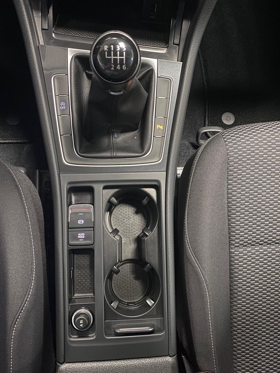 Fahrzeugabbildung Volkswagen Golf Variant 1.0 TSI Trendline BMT+KLIMA+PDC+LED