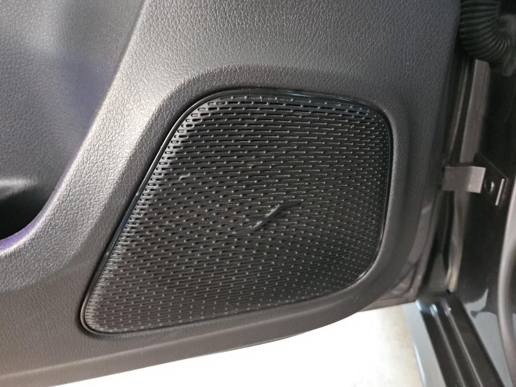 Fahrzeugabbildung Mercedes-Benz A 180 AMG Night Navi HUD LED Parkpilot Soundsys.