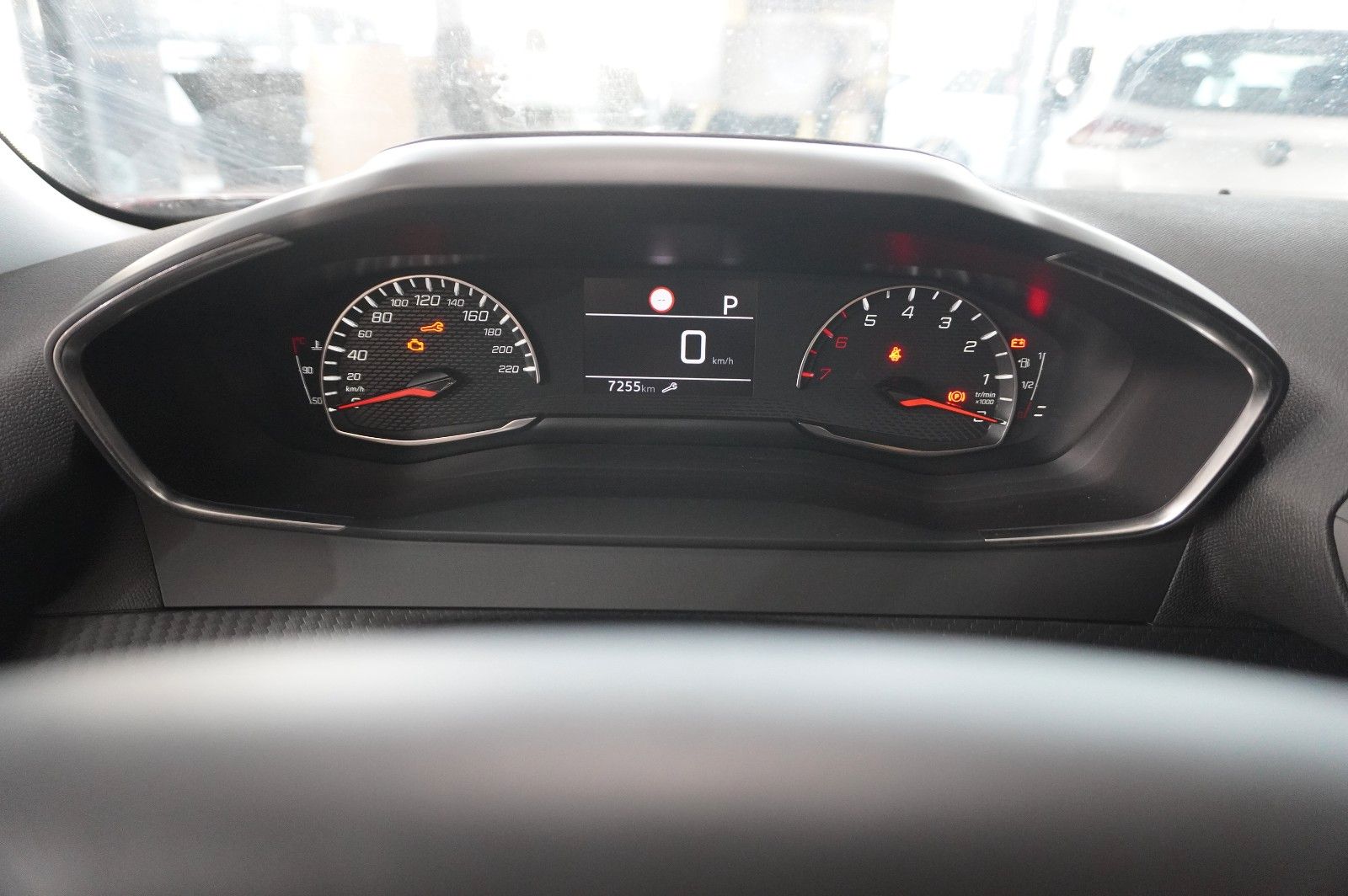 Fahrzeugabbildung Peugeot 2008 1.2T ALLURE AT NAVI/LED/KAMERA/SHZ/VIRT.