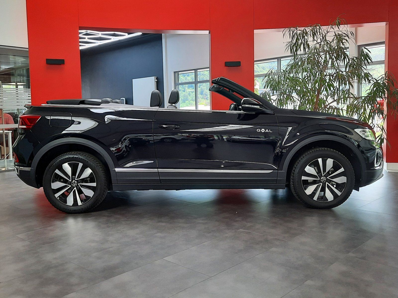 Fahrzeugabbildung Volkswagen T-Roc Cabrio Goal TSI *Standhzg*Navi*Cam*LED*ACC