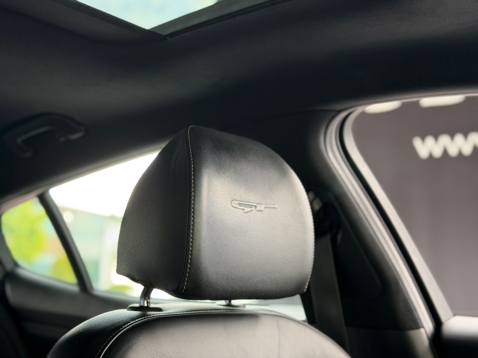 Fahrzeugabbildung Kia Stinger GT 4WD HUD PANO H/K LED NAV RFK SHZ