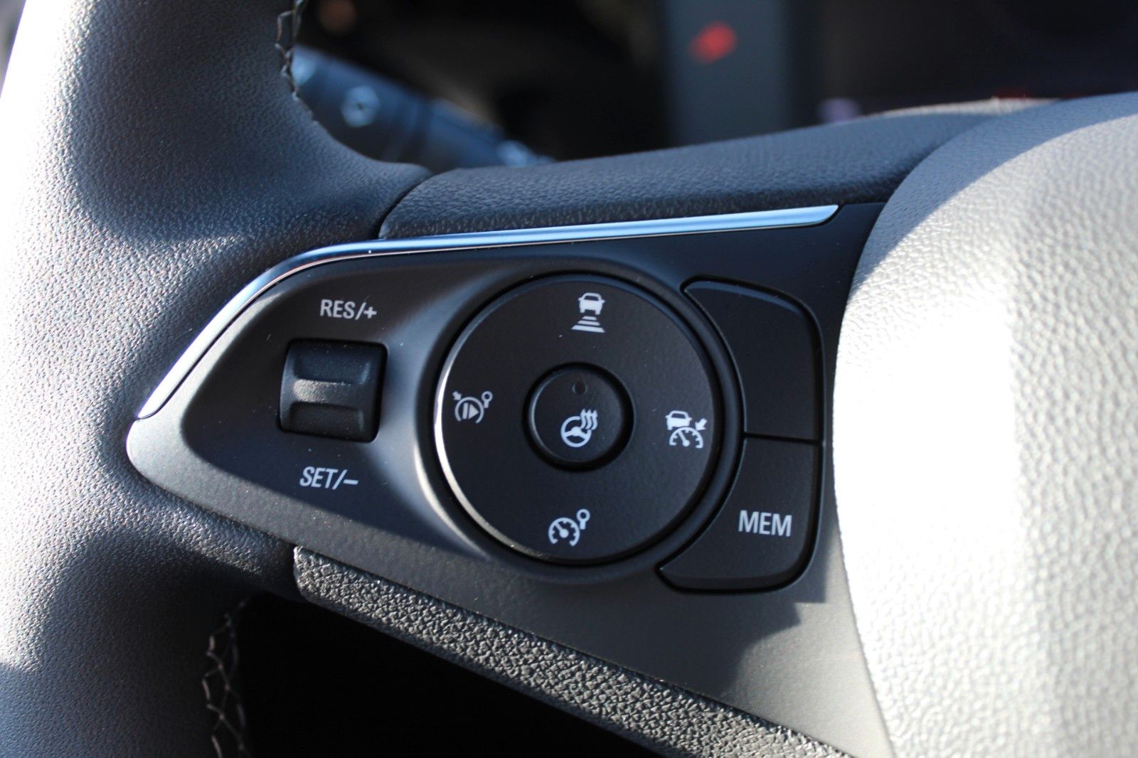 Fahrzeugabbildung Opel Mokka GS*PDC*RFK*SHZ*ACC*Totwinkelassistent