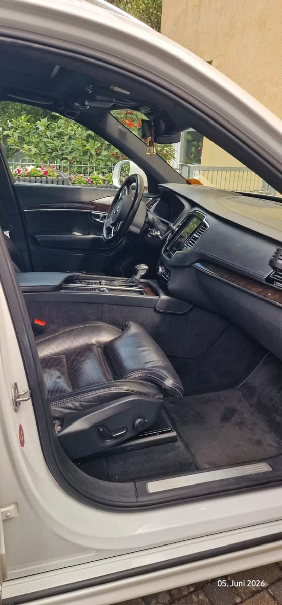 Volvo XC90 PANO-360-HUD-AHK-Pilotassist.. FULL...
