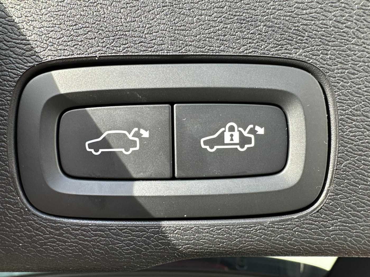 Volvo XC60 B4 Diesel Mild-Hybrid PLUS DARK foto 5