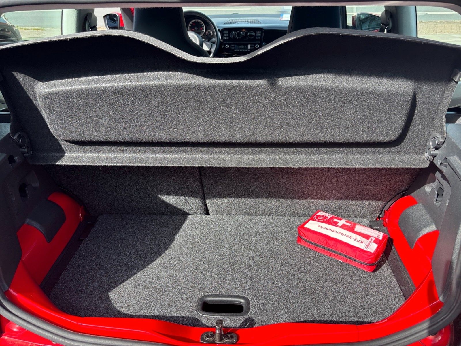 Fahrzeugabbildung Volkswagen up! move up!