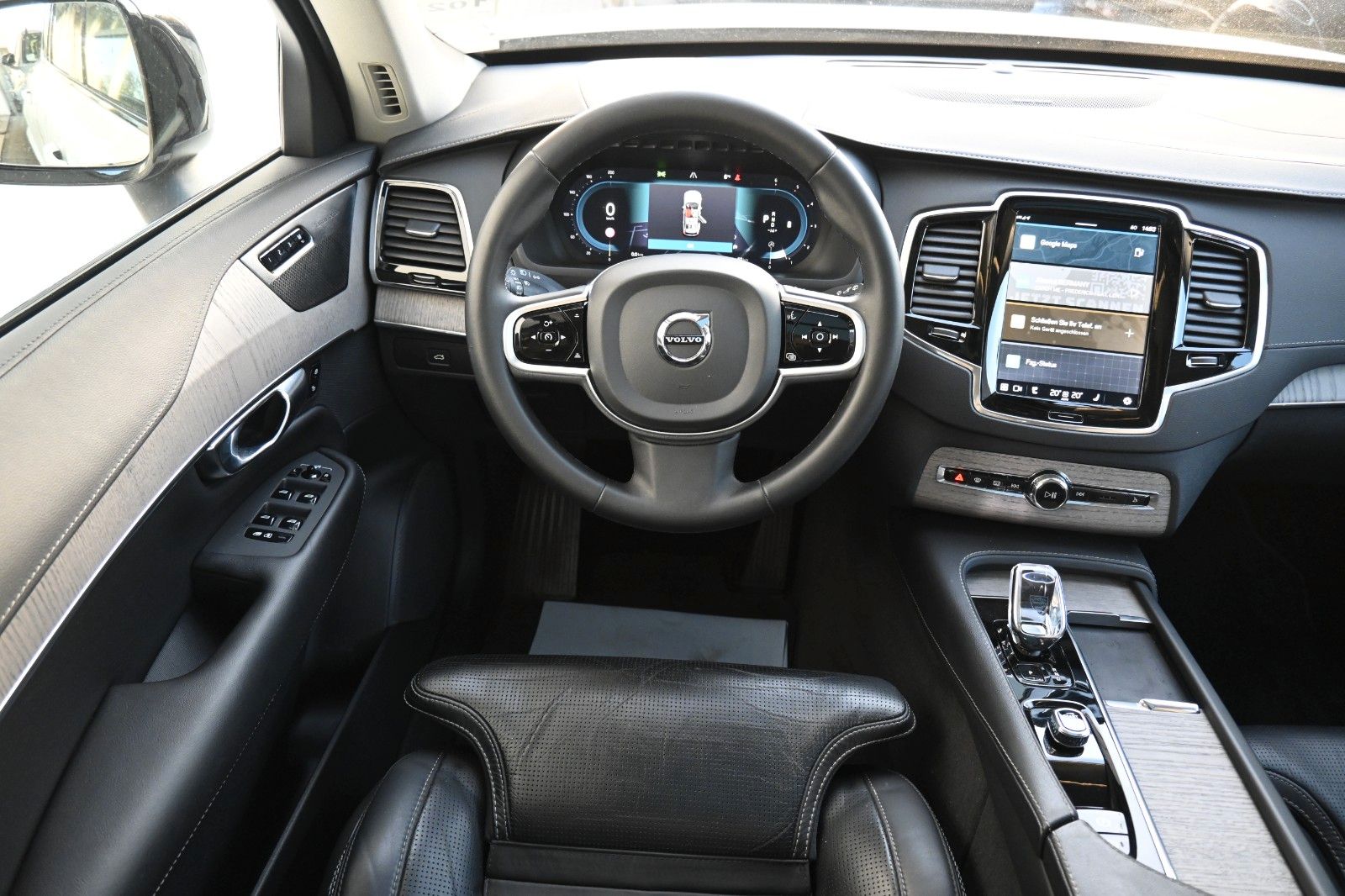 Fahrzeugabbildung Volvo XC90 B5D AWD Plus Dark*STDHZG*PANO*LUFT*360°*AHK