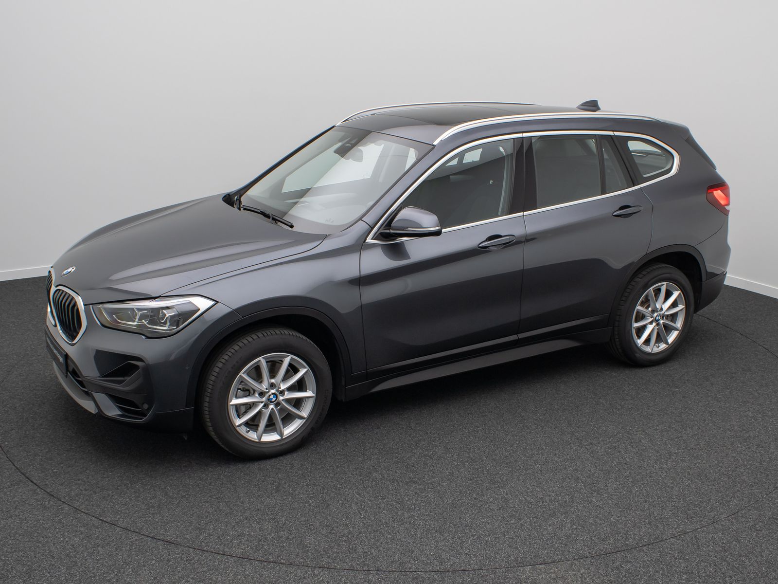Fahrzeugabbildung BMW X1 sD20i ParkAs LED Navi GeschwReg Panorama DAB