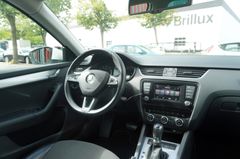 Fahrzeugabbildung Skoda Octavia Combi Elegance DSG Tempomat Klim SHZ PDC