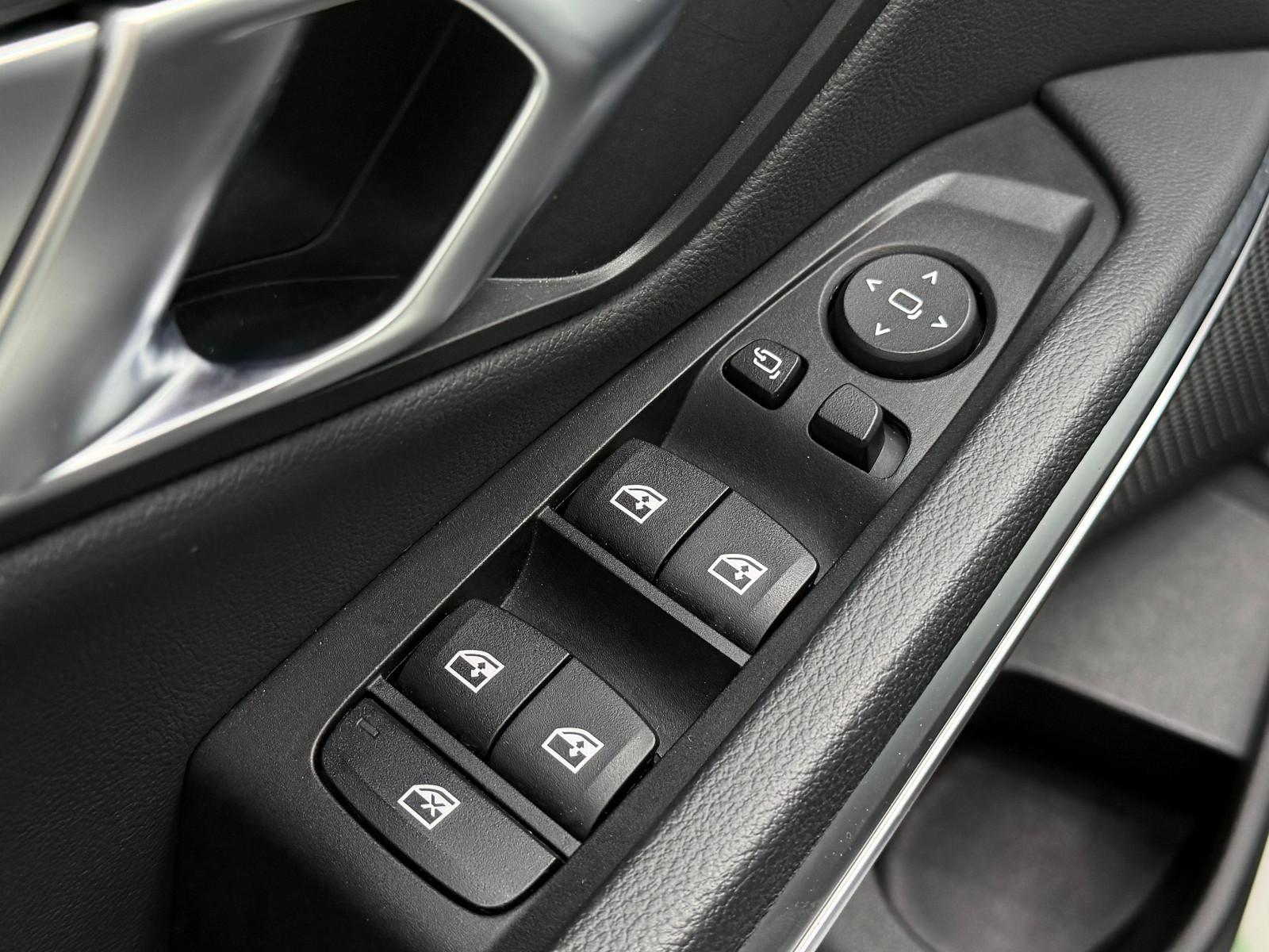 BMW 330i xDrive M-SPORT/HUD/DE-FZG/HiFi/LIVE CO/2.HD