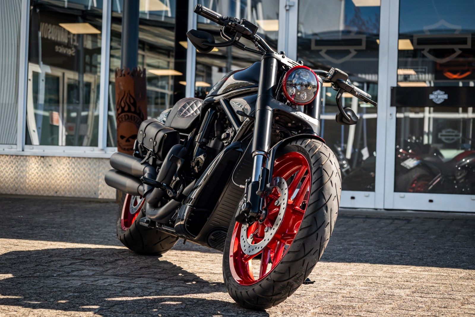 Fahrzeugabbildung Harley-Davidson VRSCDX Night Rod Special- Airride - Remus -