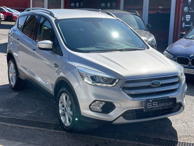 Ford Kuga 1.5 TDCI 120 CV-2WD-titanium-unipro