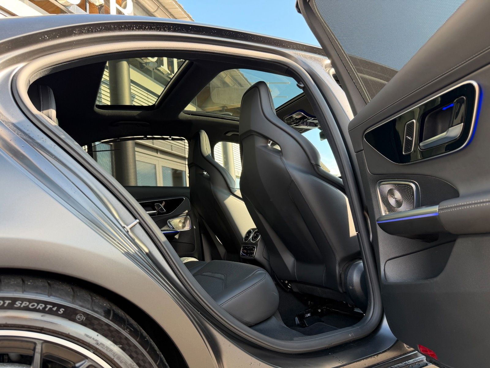 Fahrzeugabbildung Mercedes-Benz C 63 SE AMG DRIVERS+BURM+HUD+SKLIM+PANO+NAPPA