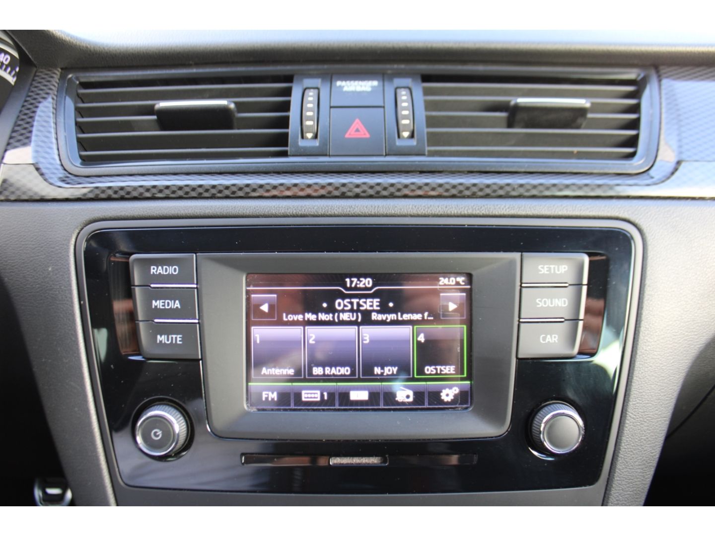 SKODA Rapid Monte Carlo 1.2 TSI Xenon GRA SHZg PDC - Image 18