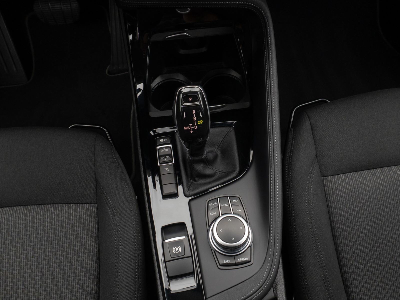 Fahrzeugabbildung BMW X2 sD18i Kamera DAB Geschwindig LED Navi ParkAss