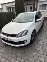 Volkswagen Golf 2.0 TSI DSG GTI adidas GTI - Volkswagen Golf: GTI Adidas