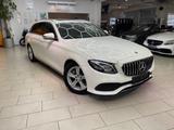 Mercedes-Benz E 220 T d Avantgarde Automatik Navi RueFaKa AHK  - Mercedes-Benz E 220 Gebrauchtwagen in Frankfurt